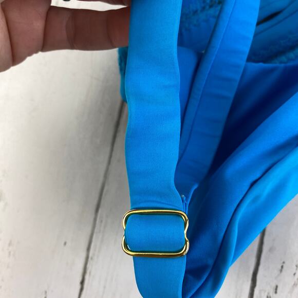 PilyQ Sea Blue Tropics Stitched Ellie Halter Bikini Top Size Medium - Picture 10 of 13